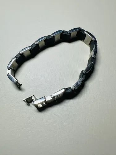 Pulseira de Aço Inoxidável com Fibra de Carbono