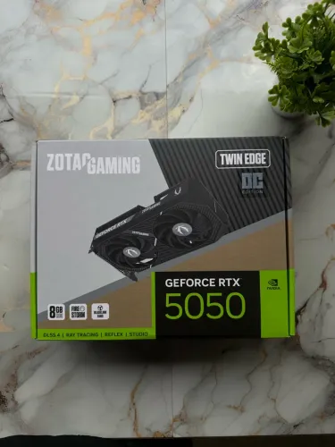 Placa de video RTX 5050 8GB Zotac (NOVA LACRADA)