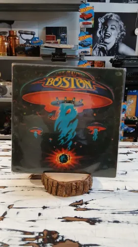 Disco de Vinil do álbum de estreia da banda de rock Boston lançado em 1976.
