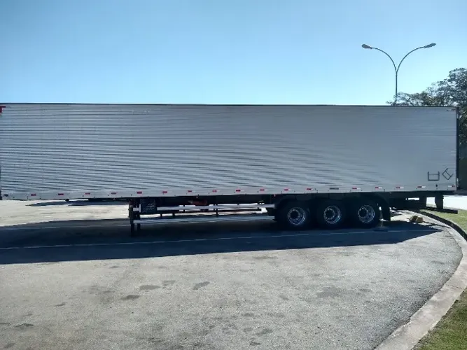 CARRETA BAU 28 PALETES