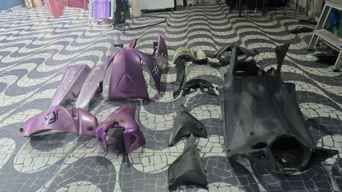 Carenagem biz 2011 ( leia o anúncio)