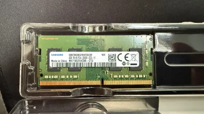 Memória RAM Notebook Samsung 4GB DDR4 2666MHz (M471A5244CB0-CTD)