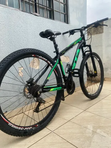 Bicicleta Aro 29 GTA Stark Alumínio - Câmbio Shimano (Pneus Novos)