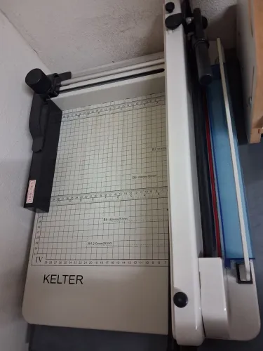 Guilhotina semi industrial Kelter