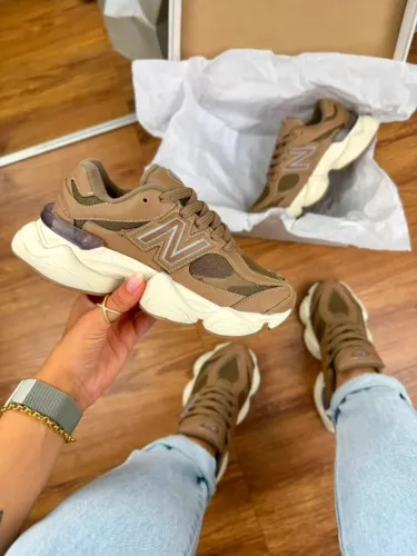 Tênis New Balance 9060