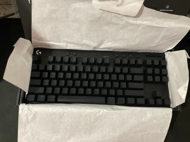 Logitech G PRO X TKL Rapid Magnético - Estado de Novo - Completo