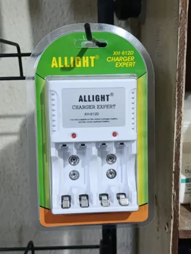 Carregador de Pilha AA/AAA e Bateria 9V Allight Bivolt