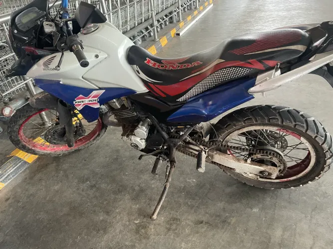 Vendo minha moto