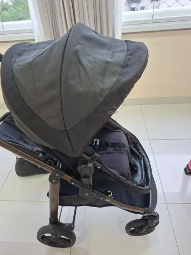 Carrinho de Bebê Galzerano tipo Moisés + Bebê Conforto + base para carro. (Kit Completo)