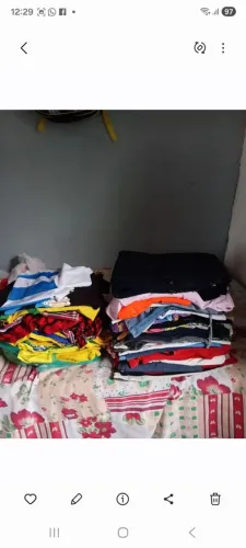 Fardo de roupas para brechó 80 pecas