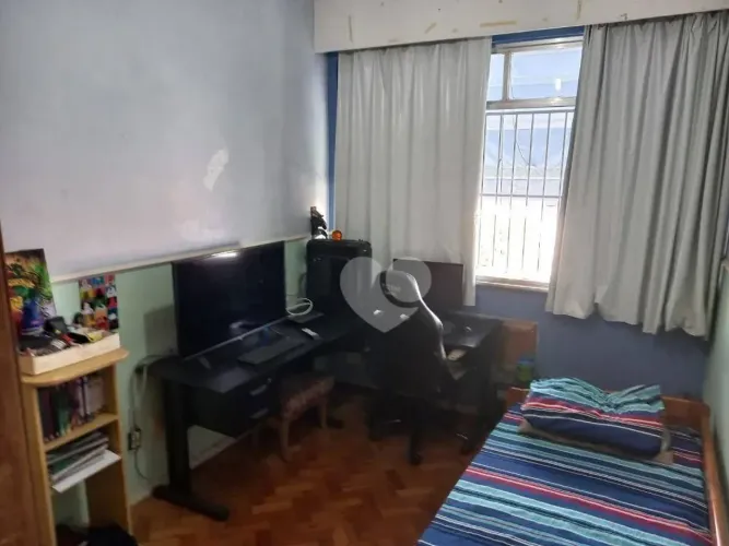 Apartamento com sala, 2 quartos, 1 vaga de Garagem,