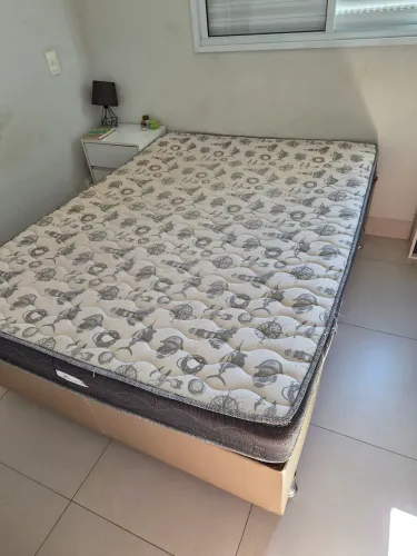 Cama casal - Box e colchão
