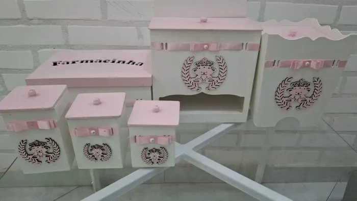 Kit higiene para quarto de bebê