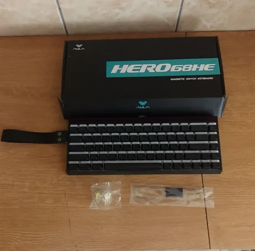 Teclado aula hero 68 he