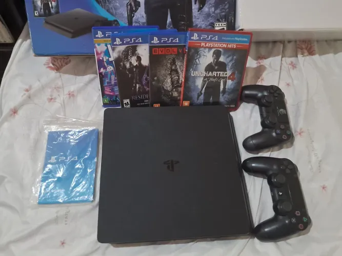 Ps4 slim 500 gb caixa, 2 controles, 4 jogos