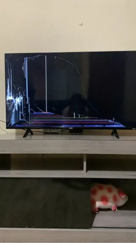 Vendo televisão retirada de peça