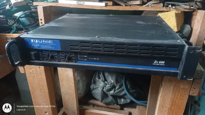 Amplificador Unic Storm ZX 600W Não funciona