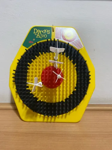 Jogo de dardos para criança
