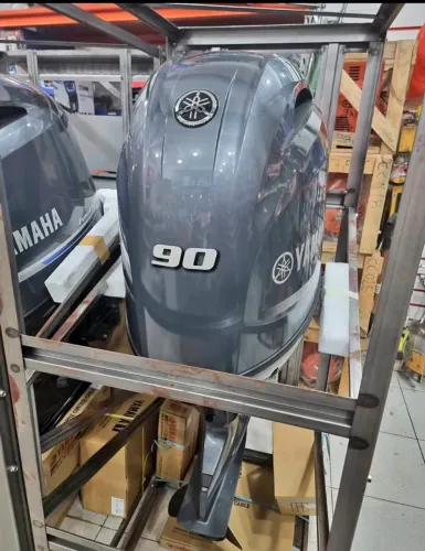 Vende-se motor de popa 90hp