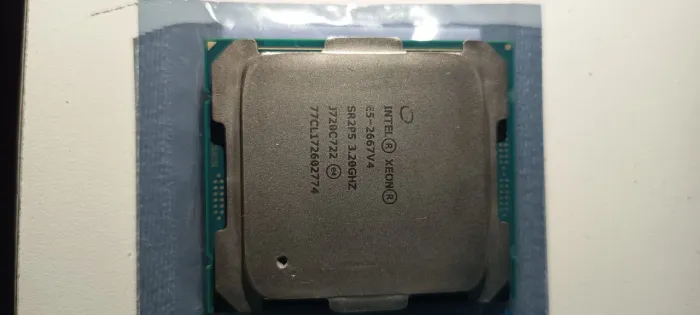 Xeon 2667v4
