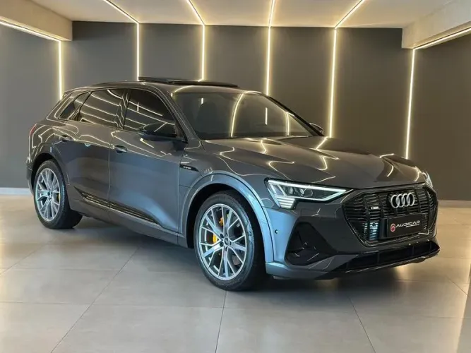 Audi E-Tron Performa. Black Aut. (elétrico) 2022