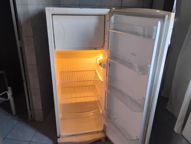 Consul refrigerador degelo seco funcionando