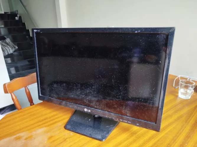Monitor LG HD 24 polegadas