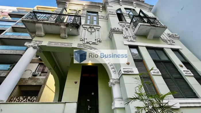 Casa Comercial 430m² em Ponto Estratégico de Laranjeiras
