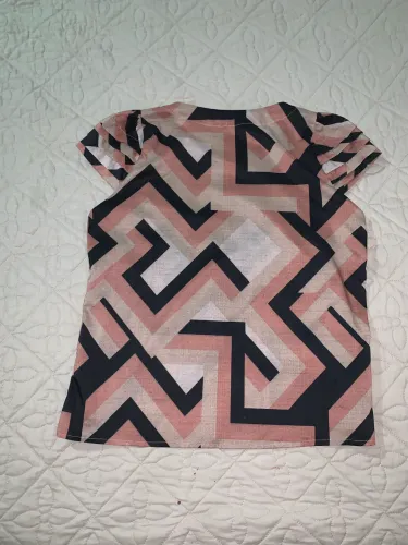 Blusa - tamanho ÚNICO mas Acre tido que veste P