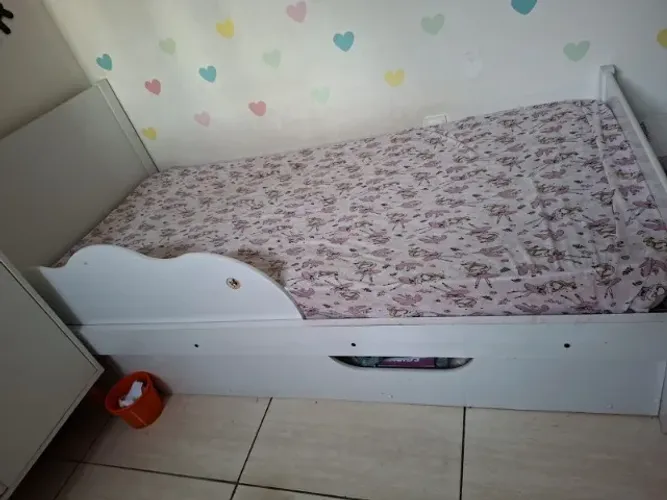 Cama infantil solteiro com cama auxiliar