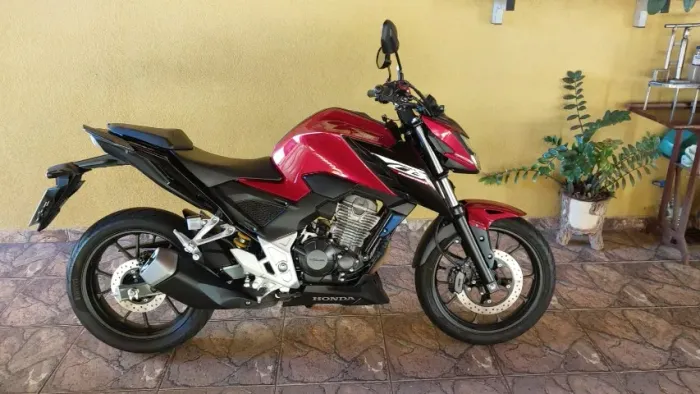 Honda CB 300F Twister 2025