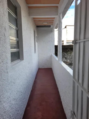 Apto tipo casa para locação com 1 quarto e 63 m², em Rocha Miranda - Rua das Turquezas