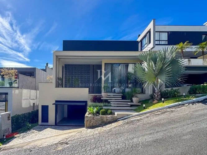 Casa em condomínio com 4 suítes na Barra, Balneário Camboriú