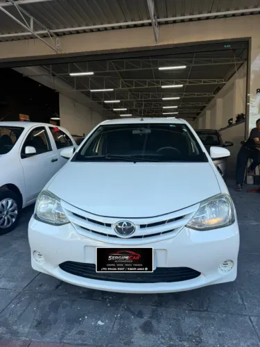Toyota Etios X 1.3 Flex 16V 5P Mec. 2015