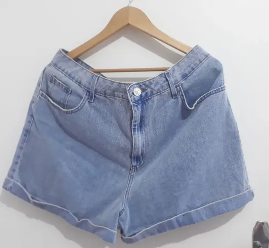 Short jeans C&A tipo "mom" 48 feminino