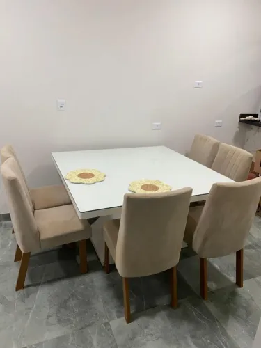 Vendo mesa de jantar tampo de vidro 8 lugares (com 6 cadeiras estofadas) 1,40x140 m