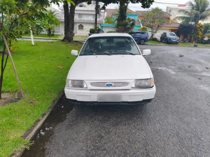 Ford Versailles GL 1.8i / 1.8 2P E 4P 1996