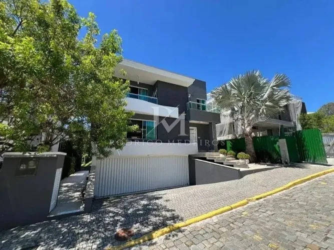 Casa em Condomínio frente mar com 5 suítes no Estaleiro em Balneário Camboriú