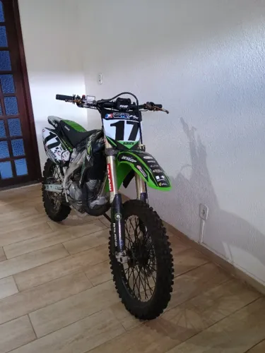 Kawasaki KXF 250 novíssima.