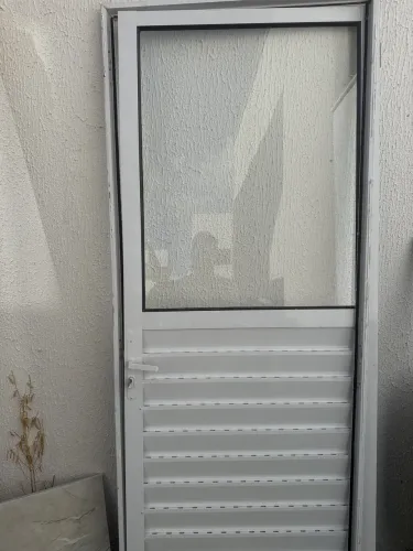Porta em perfeito estado