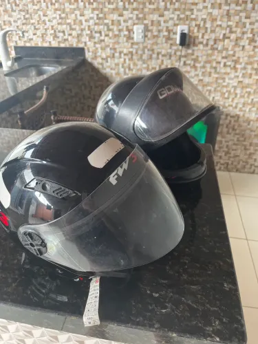 Vendo capacetes