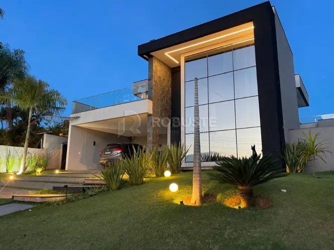 Casa de alto padrão para alugar no Ninho Verde 2 em Pardinho