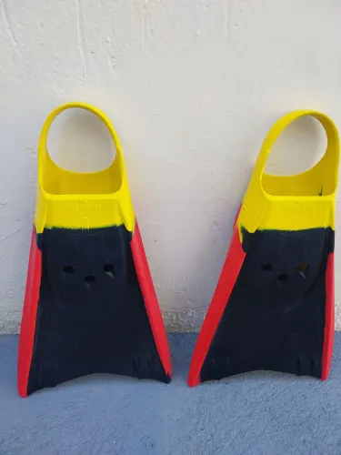 PÉ DE PATO TRITÃO TAMANHO M