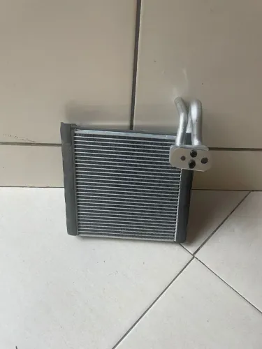 Evaporador de ar-condicionado automotivo 