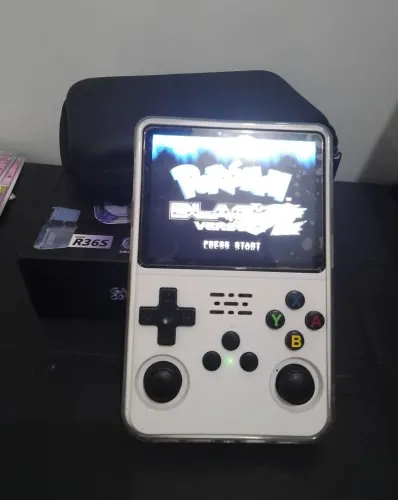 Videogame portátil (R36S)