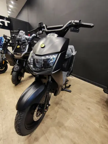 Scooter Elétrica Juna Smart 1000W - Painel Touchscreen, GPS e Bluetooth - Nova