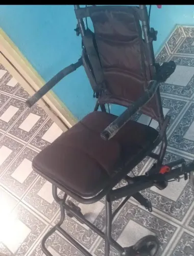 Vendo cadeira de rodas em ótimas condições