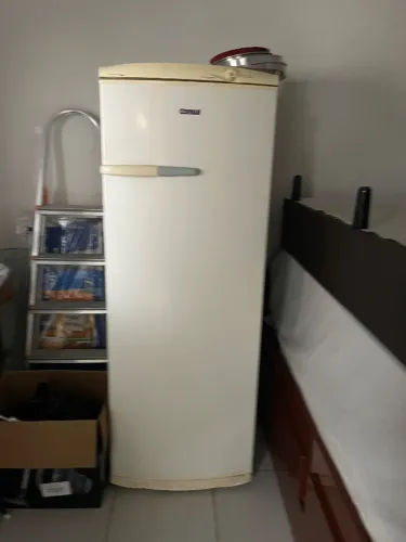 Vende se Geladeira Cônsul - funcionando perfeitamente