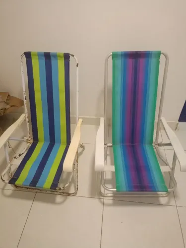 Duas cadeiras de praia