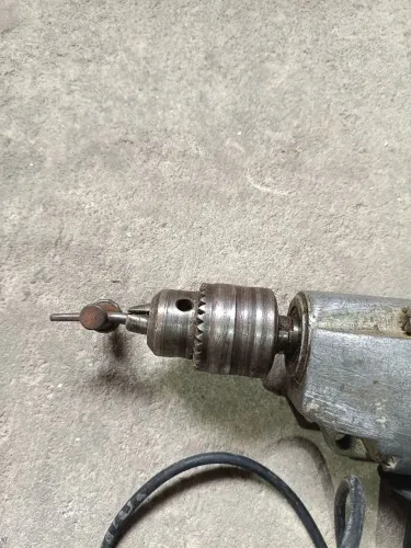 Vendo furadeira Bosch antiga